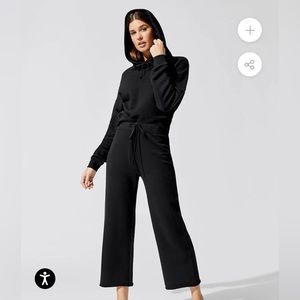 Carbon38 | French Terry Capri Sweatpant